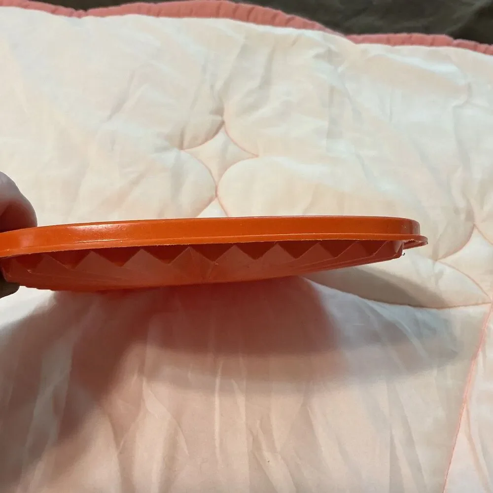 Tupperware Replacement lid 7.25 x 7.25 Orange square 839-16 Servalier